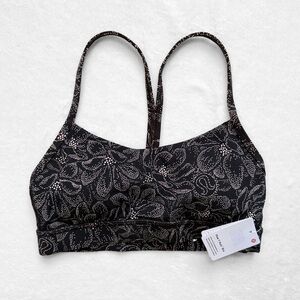 NWT Lululemon Flow Y Nulu Bra – Black Floral Print – Size 4 (A–C)